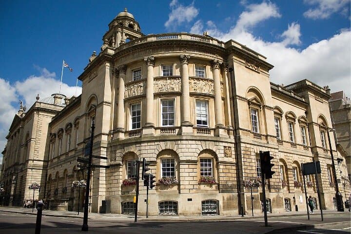 Historic Bath Walking Tour with App: Royal Crescent to Roman Baths photo 6