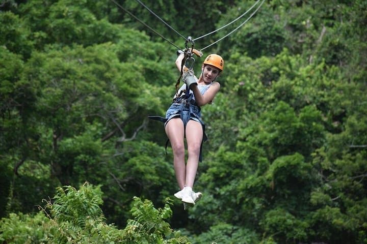 Roatan Snorkel and Zip Adventure: West Bay Zipline and Reef Tour photo 2