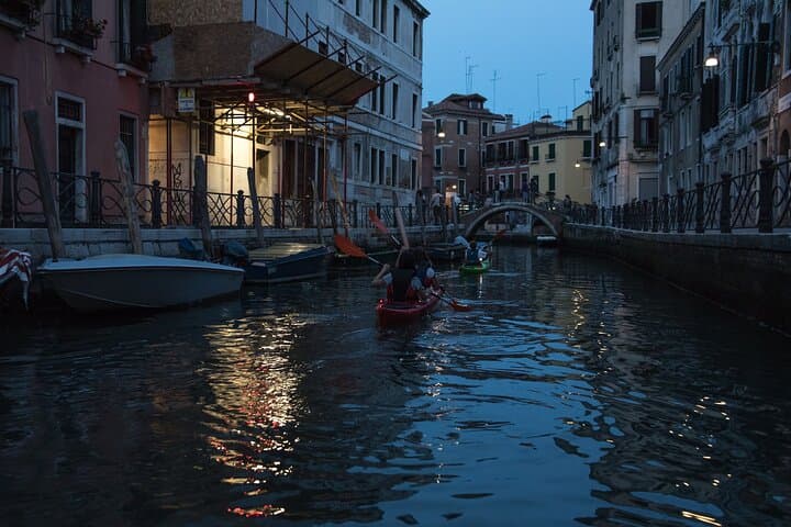 Night Kayak Venice: Sunset Lagoon & Secret Canals Tour photo 6