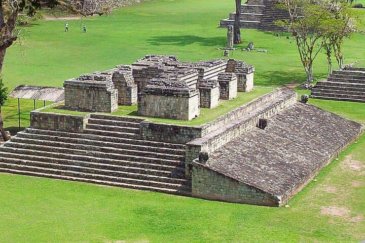 6-Day Central America Highlights: Tikal, Copán, Quiriguá & Belize Cays photo 5