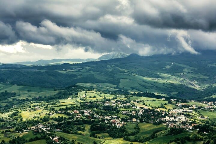 San Marino Sunset Walking Tour with Aperitif and Basilica Entry photo 3