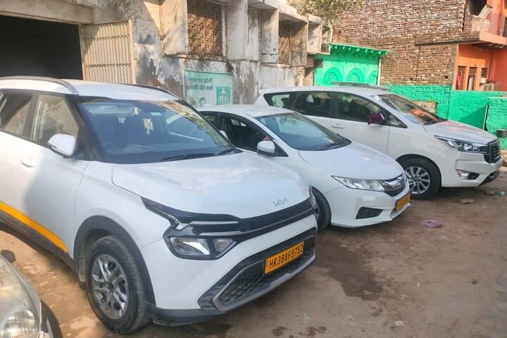 Private Driver & Luxury Car Service in Agra — Custom Golden Triangle Transfers
