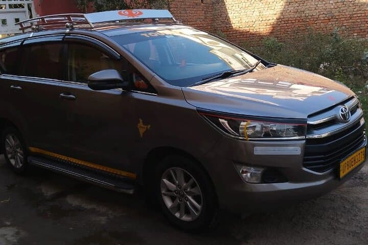 Private Driver & Luxury Car Service in Agra — Custom Golden Triangle Transfers photo 6