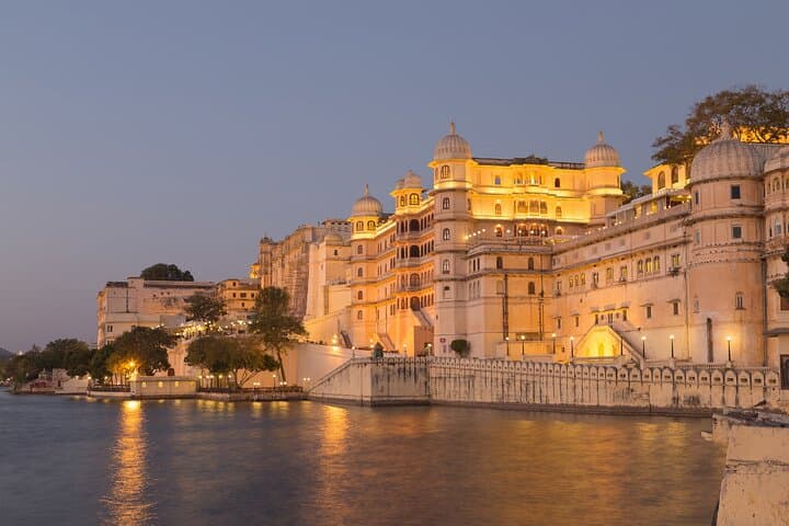 Udaipur in a Day: Full-Day Private Sightseeing Tour with Local Guide photo 2