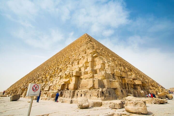 Giza Pyramids & Sphinx Half-Day Tour with Lunch at 9 Pyramids Lounge photo 3