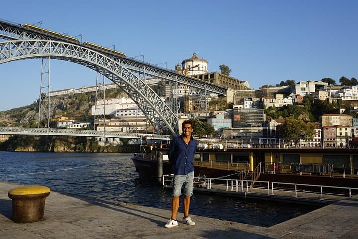 Porto Walking Tour with a Local: Hidden Gems, Bookshop & Food Stops photo 2