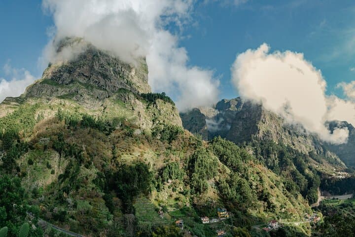 Madeira Mystery Tour: Half-Day Private 4x4 Jeep Adventure
