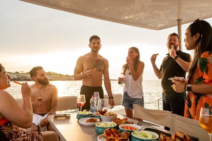 Polignano a Mare Catamaran Aperitif Cruise: Swim, Caves & Paddleboard photo 4