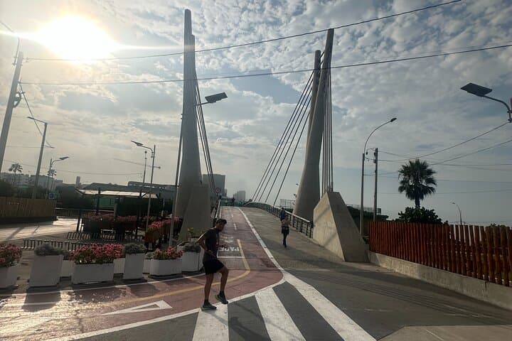 Run Lima’s Coastline: Miraflores Malecon Jogging Tour (90 min) photo 5