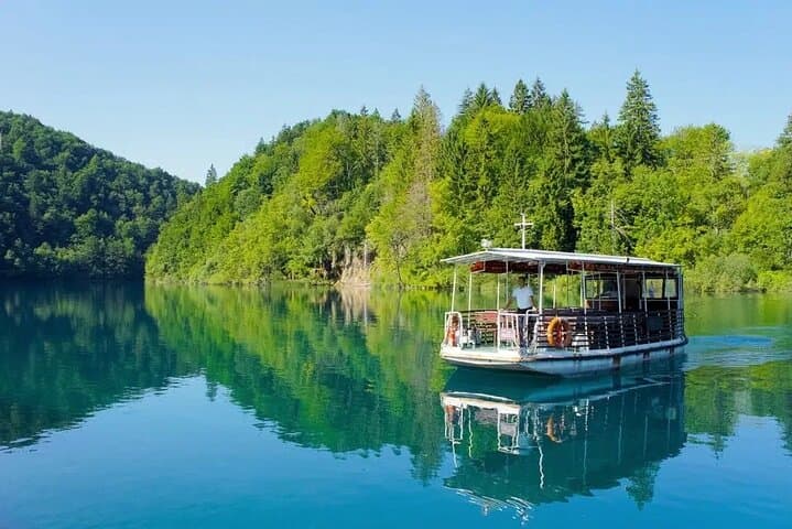 Plitvice Lakes Private Sightseeing Tour from Zagreb — Pet-Friendly Day Trip photo 3