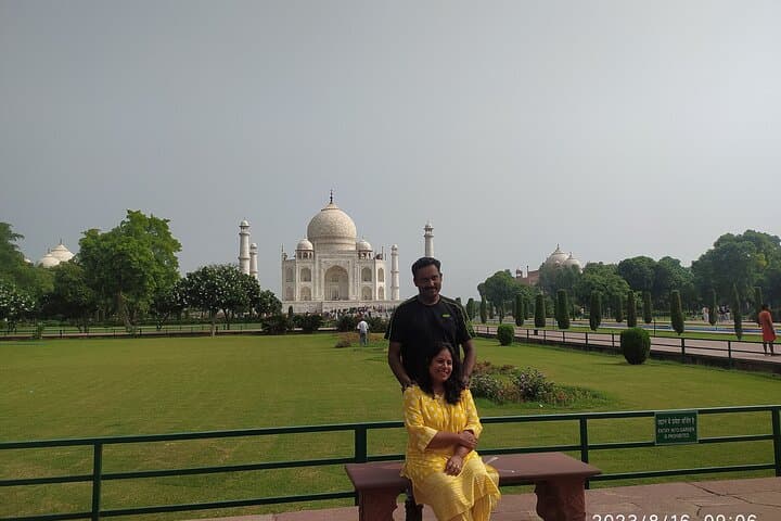 Private Taj Mahal Guided Tour: Expert Local Guide in Agra photo 3