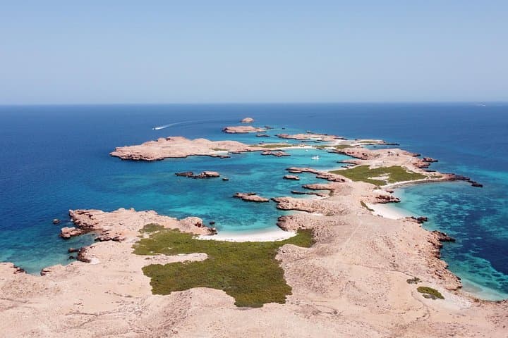 Snorkel Daymaniyat Islands from Muscat — Boat Trip with BBQ Lunch photo 2