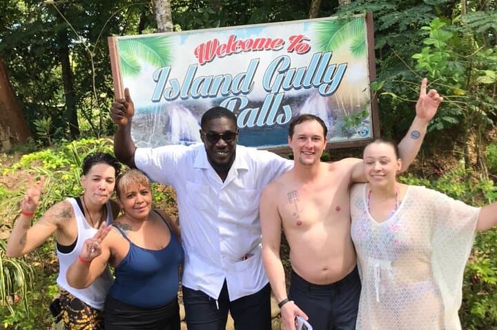 Private Dunn's River & Blue Hole Tour from Montego Bay — Climb, Swim, and Cliff-Jump photo 4