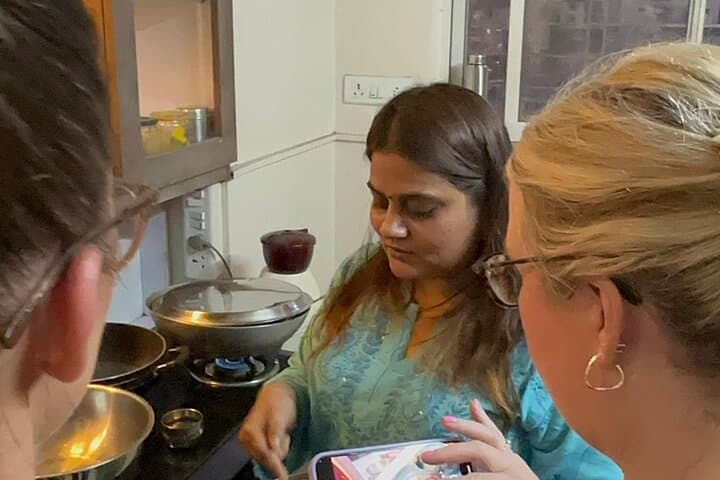 Bangalore Home Cooking Class and Dinner with Master Chef Family photo 3