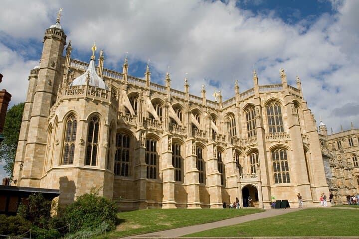 Private Tour: Windsor Castle, Stonehenge & Bath Day Trip from London photo 2