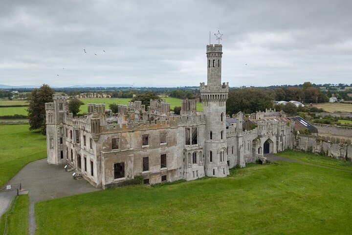 Private Castles Tour from Edinburgh: Midhope, Blackness, Doune & Culross