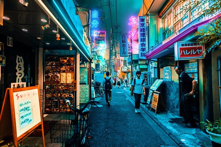 Shibuya Walking Tour: Hachiko, Crossing & Local Eats with a Local Guide photo 5