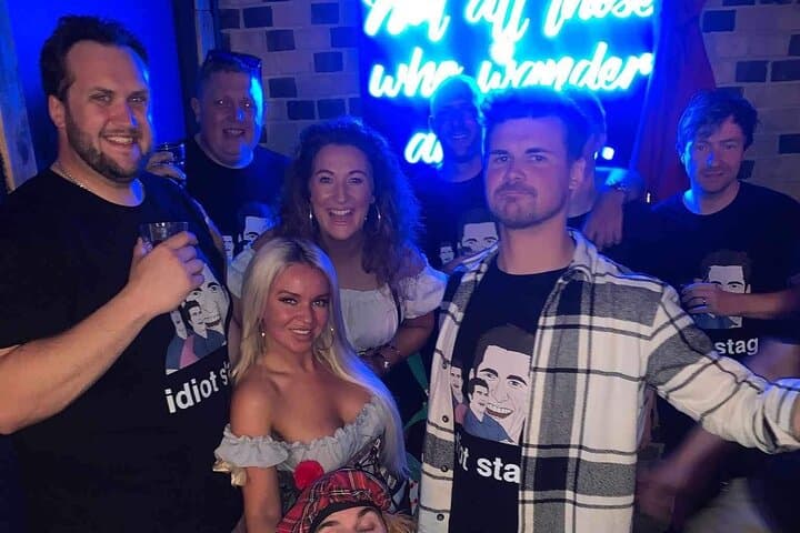 Beer Babe Bar Crawl in London: Private Guided Pub Tour with Server Hosts photo 2