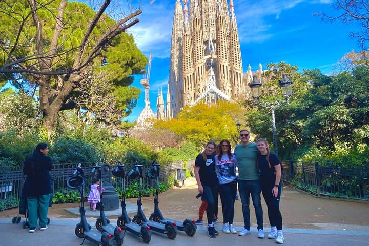 Barcelona Sagrada Familia E-Scooter & E-Bike Tour — Coastal to Gaudí Highlights