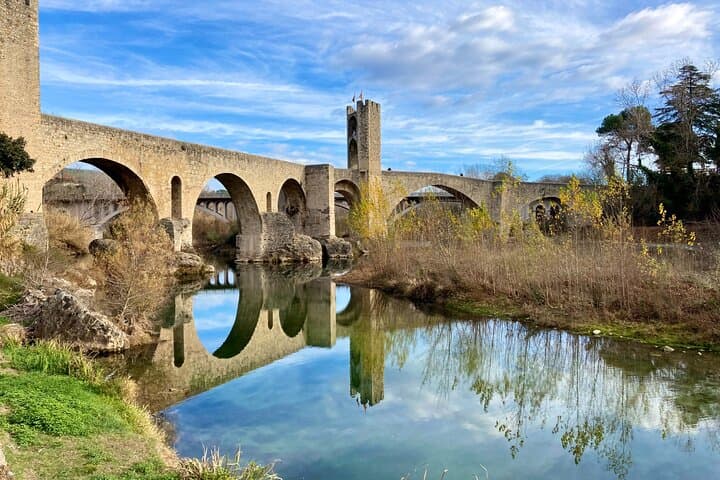 Medieval Towns and Nature Parks Day Trip from Barcelona