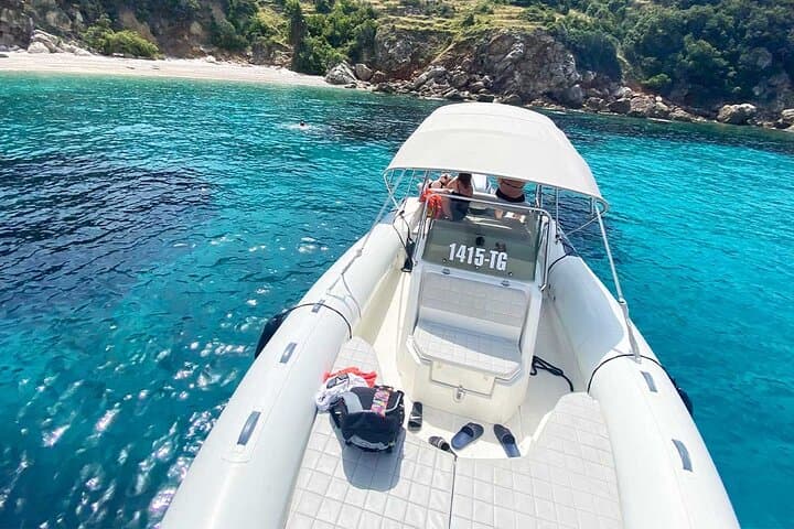 Solta Speedboat Tour from Trogir and Split: Cliffs, Hidden Beaches & Wreck Snorkel photo 4