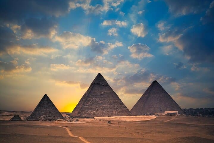 Private Tour: Giza Pyramids & Great Sphinx with Transfers — Insider Guide photo 6