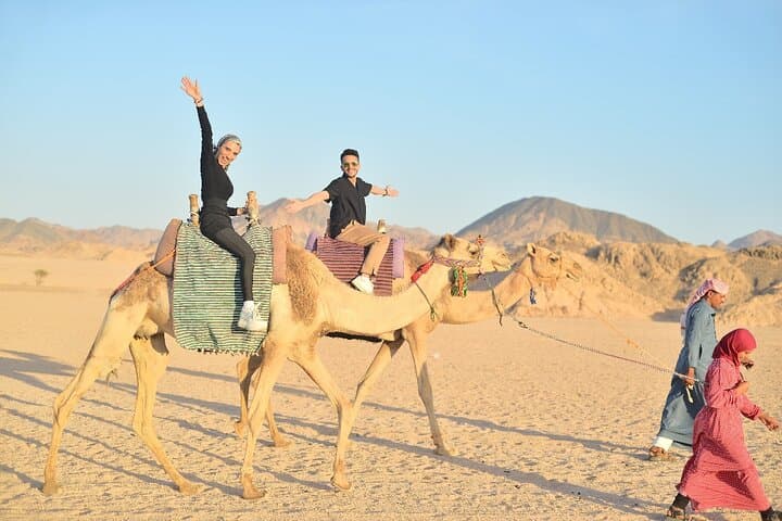 Hurghada Desert Stargazing Safari: Camel Ride & Romantic Dinner photo 6