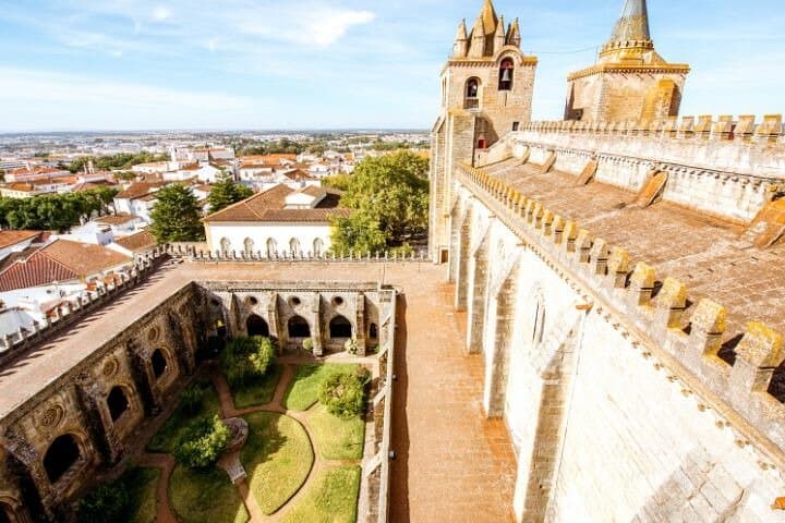 Private Half-Day Évora Tour with Cathedral & Bones Chapel Tickets photo 6