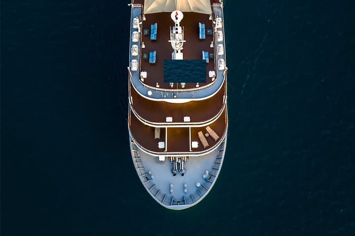 2-Day Chill Cruise: Explore Halong and Lan Ha Bay