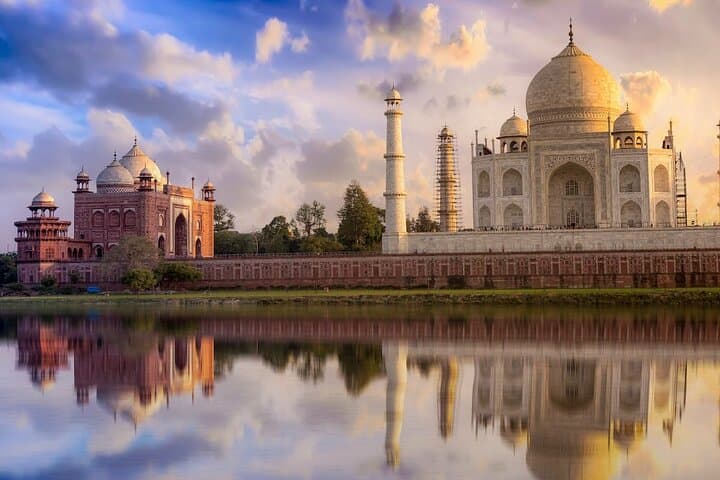 8-Day Rajasthan Loop: Delhi to Udaipur — Taj, Forts & Desert Highlights