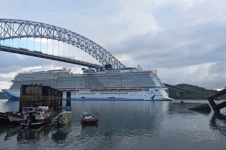 Panama City Half-Day: Casco Viejo Walking Tour and Miraflores Locks Experience photo 6