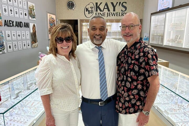 Drinks and Diamonds Luxury Jewelry Experience in St. Thomas photo 4