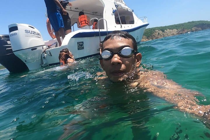 Half-Day Coastal Tour to Sucre Islet and Bálsamo Beach — Snorkel with Sea Lions in Machalilla