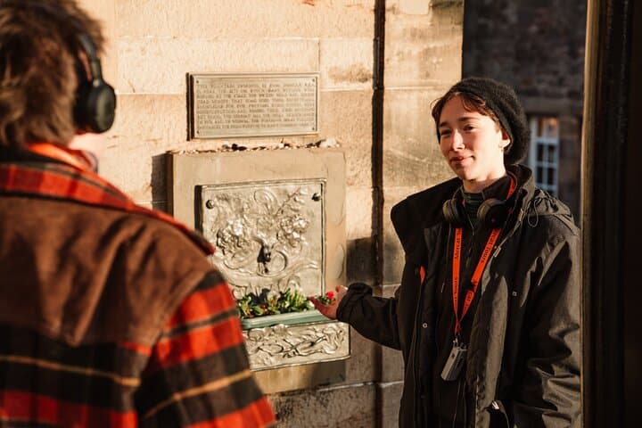 Edinburgh Witch Trials Tour: Multi-Sensory Old Town Walking Experience