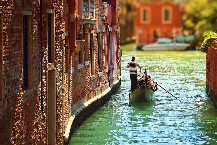 Private 30-Minute Gondola Ride from Piazza San Marco