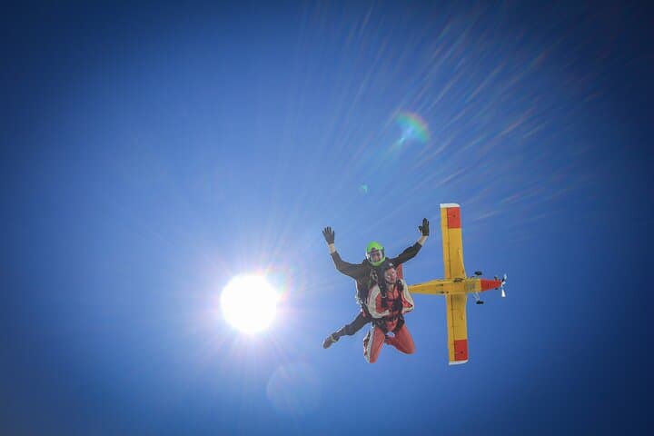 Tandem Skydiving Over Pattaya: A Complete Guide to Thai Sky Adventure photo 2