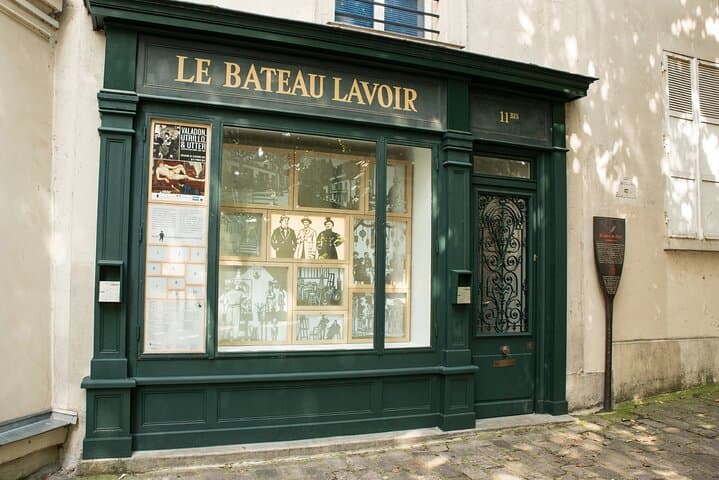 Montmartre & Sacre Coeur Walking Tour — Local Guide, Artist Haunts & Panoramic Views photo 4