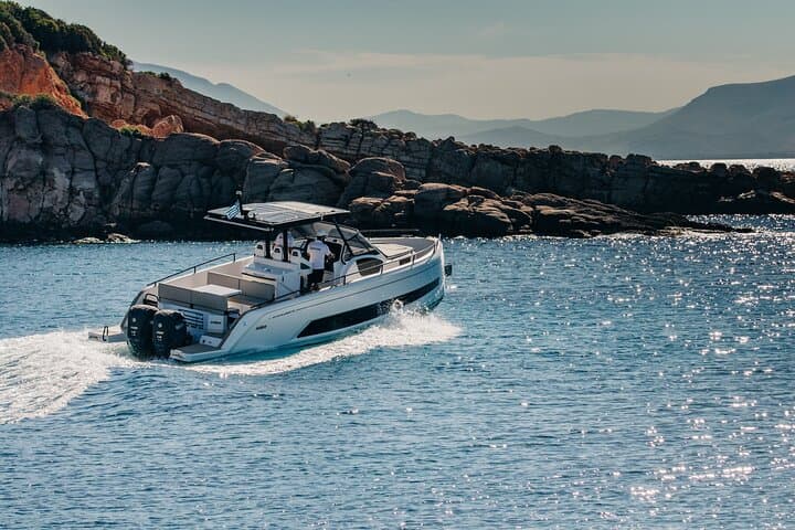 Private Boat Day-Trip to Hydra and Dokos: Swim, Hike & Snorkel the Saronic Gems
