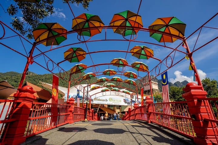 Langkawi SkyCab & SkyBridge Panoramic Tour: Oriental Village, SkyGlide & Eagle Square photo 4