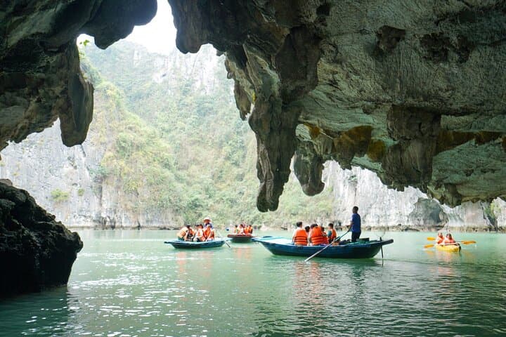 Halong Bay Day Cruise: Kayaking & Heavenly Palace (Thien Cung) Cave — 1-Day From Hanoi photo 3