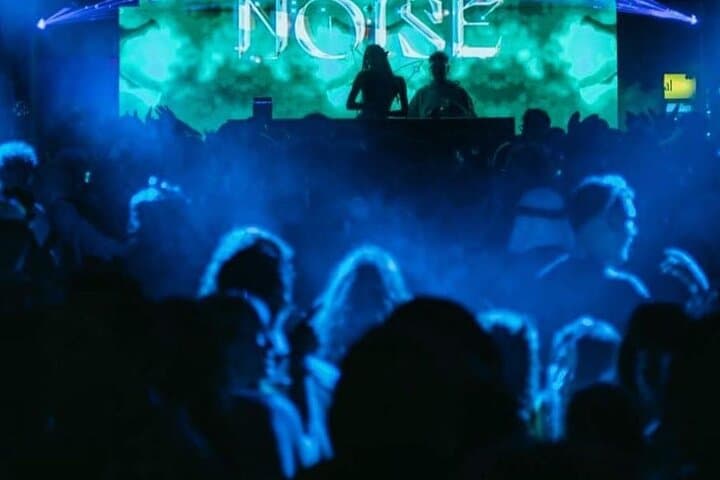 San José Nightlife Tour: Exclusive Party Ramble with Skip-the-Line Entry photo 2