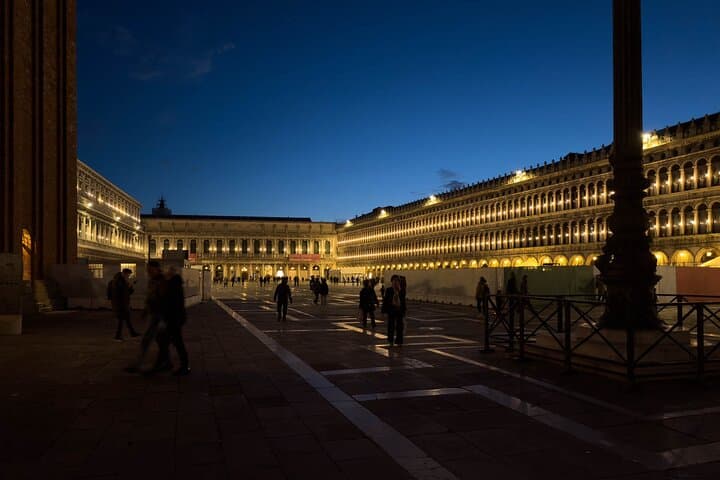 Venice After Dark: Private Ghost Walk and 30-Minute Gondola Ride photo 6