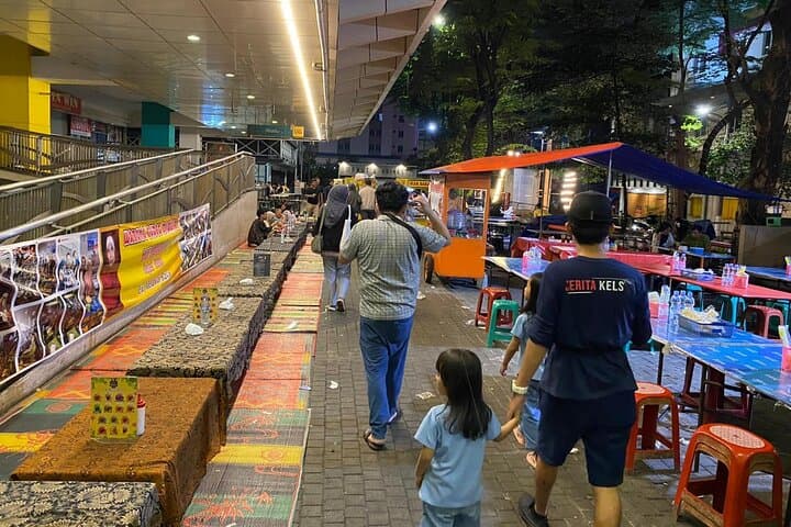 Jakarta Night Street Food Tour by MRT: A 4‑Hour Culinary Crawl photo 3