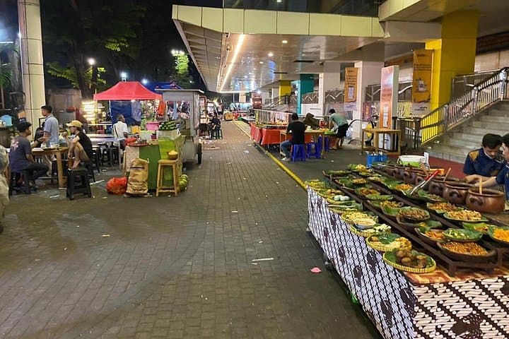 Jakarta Night Street Food Tour by MRT: A 4‑Hour Culinary Crawl photo 4