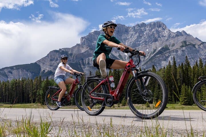 Banff Mountain Lakeside E‑bike Tour: Ride the Minnewanka Loop & Two Jack Lake photo 4
