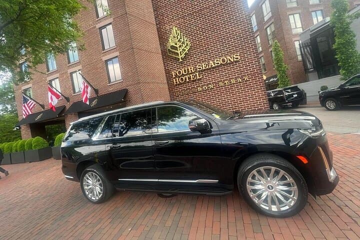Luxury SUV Private Day or Night Tour of Washington, DC — Private Escalade Sightseeing photo 2