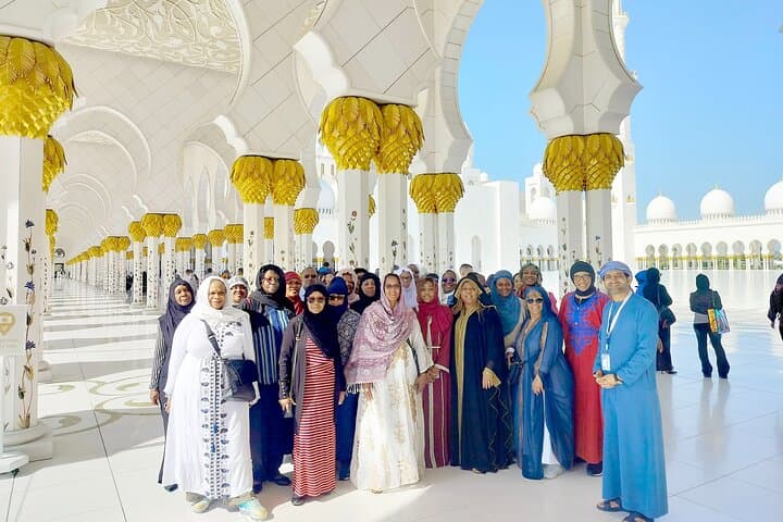 Sheikh Zayed Grand Mosque: Private Luxury Transfer & Guided Entry photo 2