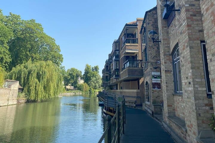 Audio Walking Tour of Cambridge: Hidden Histories & College Rivalries photo 3