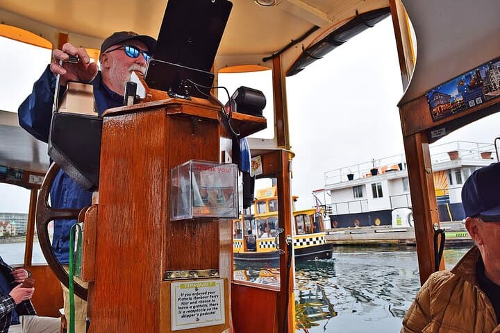 Harbour Ferry Pub Crawl: Pickle Pub Crawl in Victoria's Inner Harbour photo 5
