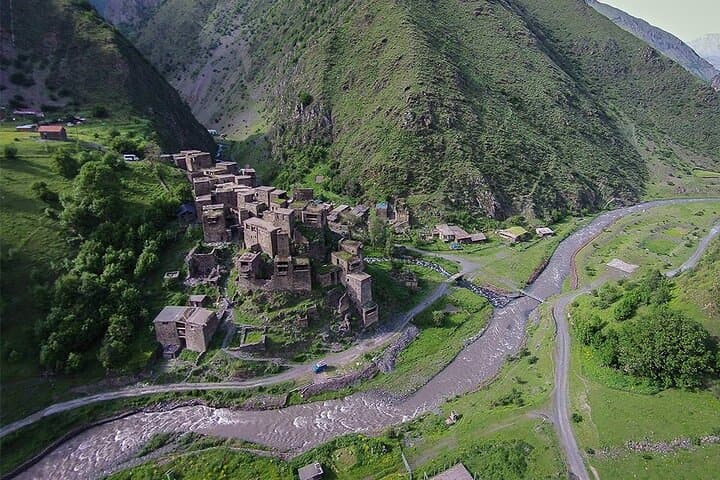 Shatili & Mutso Full-Day Jeep Tour: Khevsureti's Medieval Towers and Mountain Passes photo 2